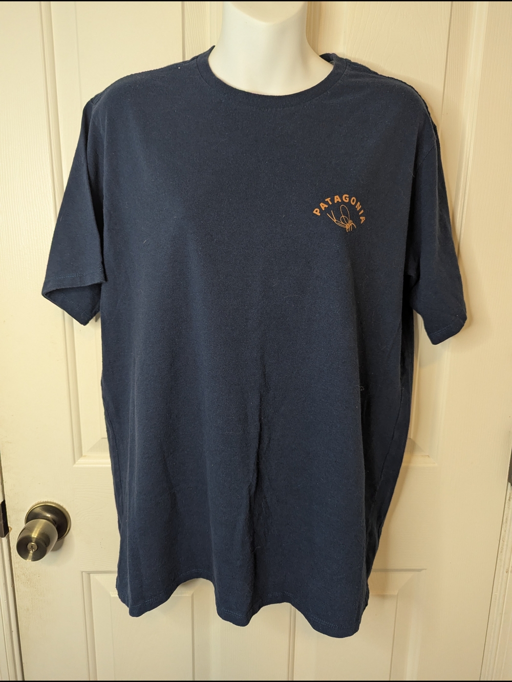 Patagonia Action Angler Responsibili-Tee Men's Med Navy Blue Fly Fishing Logo